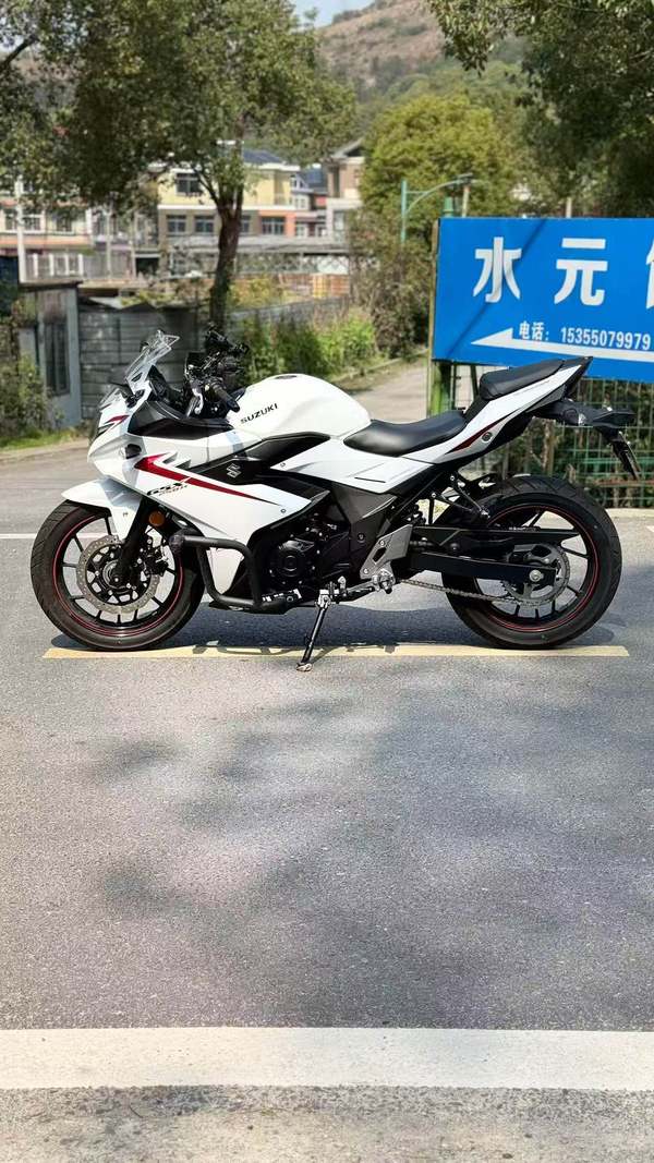 二手豪爵铃木GSX250R