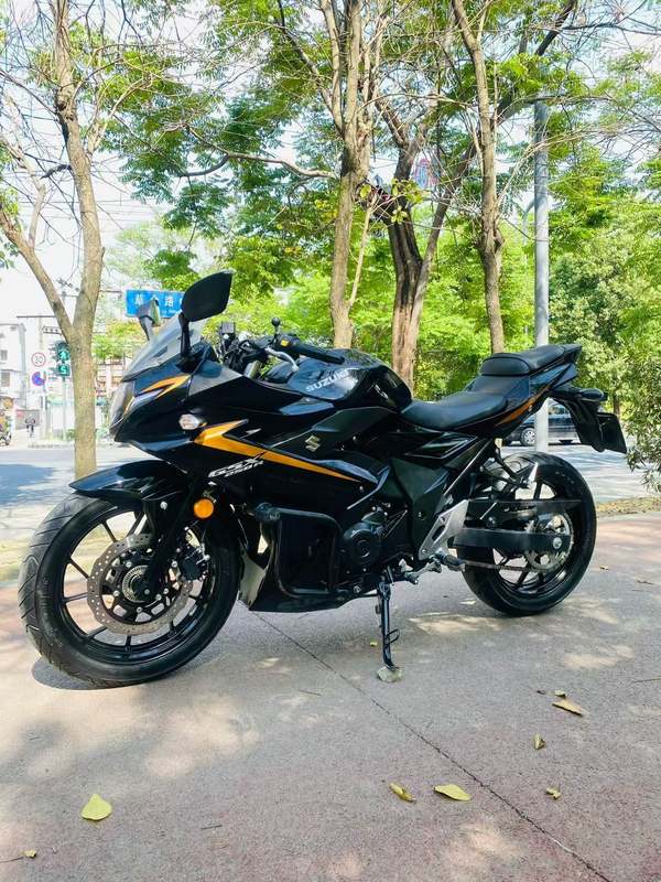 二手豪爵铃木GSX250R