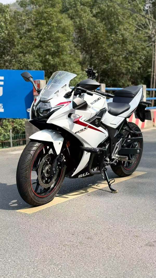 二手豪爵铃木GSX250R