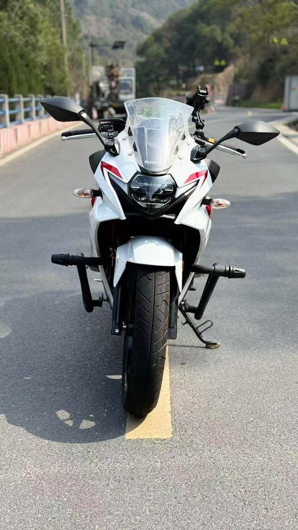 二手豪爵铃木GSX250R