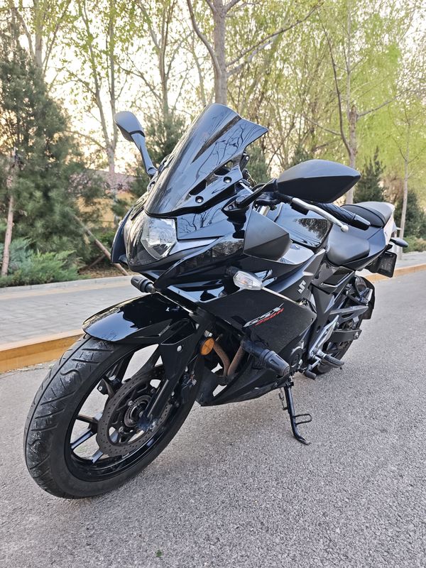二手豪爵铃木GSX250R