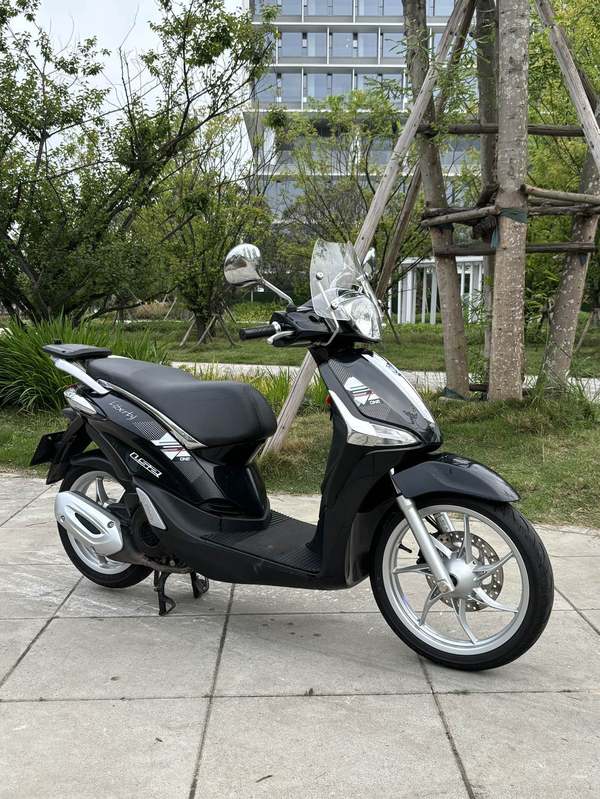 二手比亚乔Liberty One