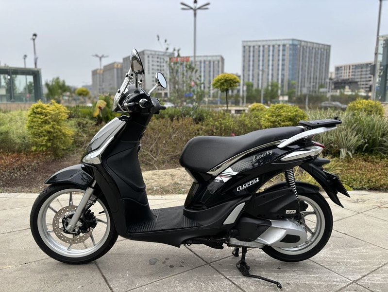 二手比亚乔Liberty One