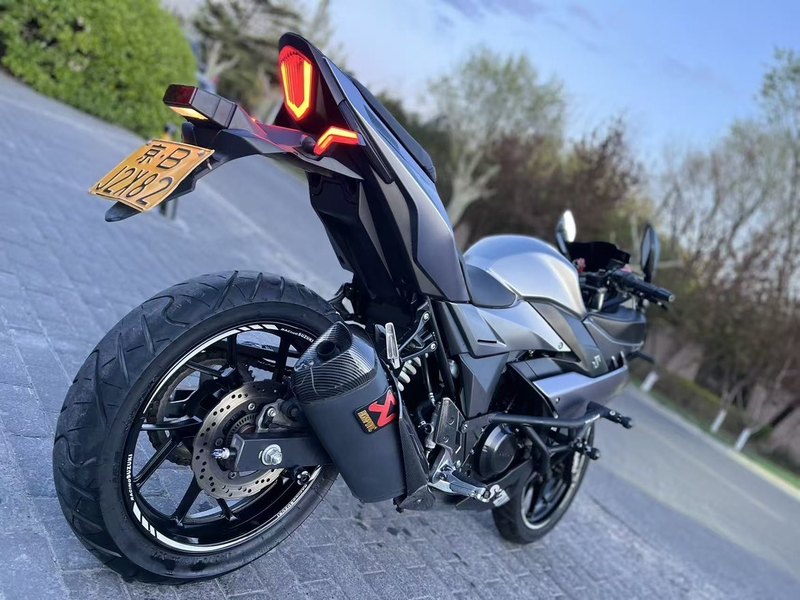 二手豪爵铃木GSX250R