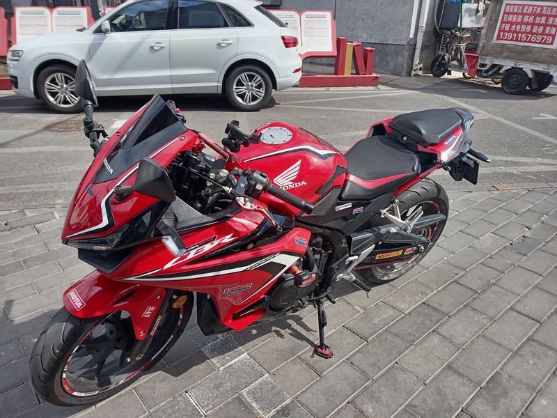 二手本田CBR400R
