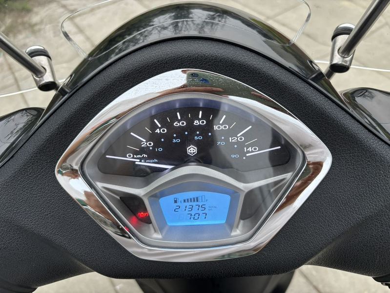 二手比亚乔Liberty One