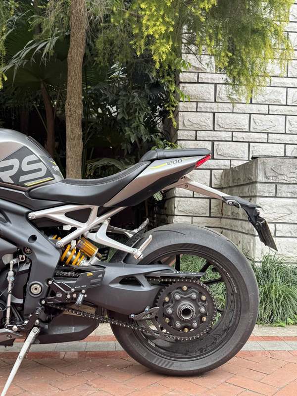 二手凯旋Speed Triple 1200