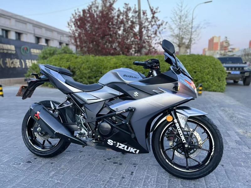 二手豪爵铃木GSX250R