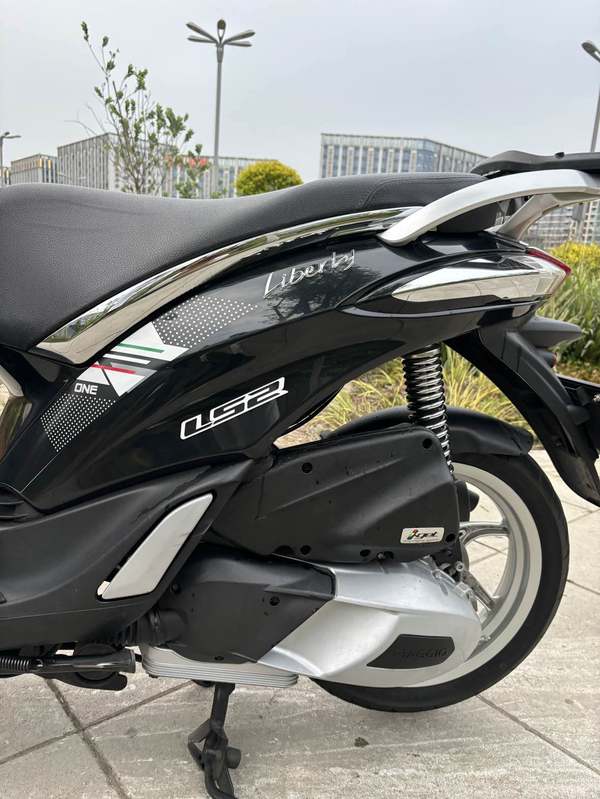 二手比亚乔Liberty One