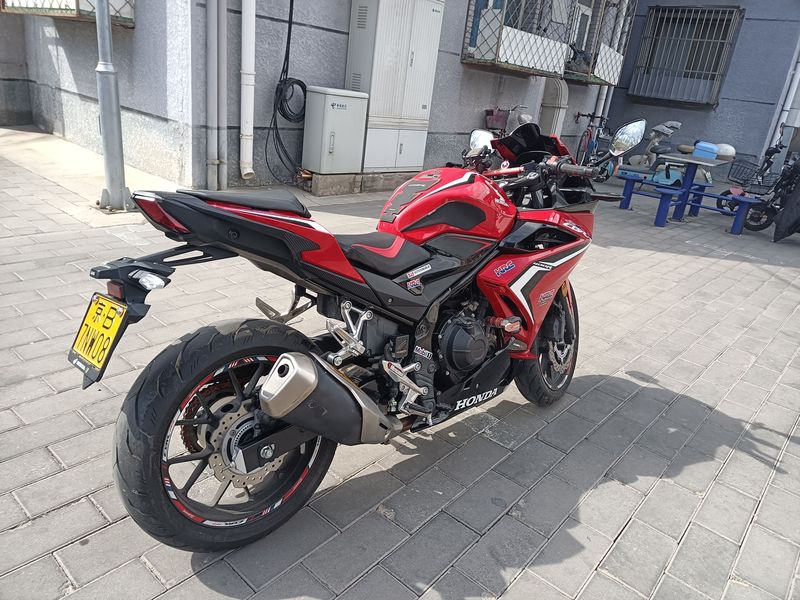 二手本田CBR400R