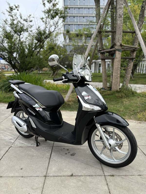 二手比亚乔Liberty One