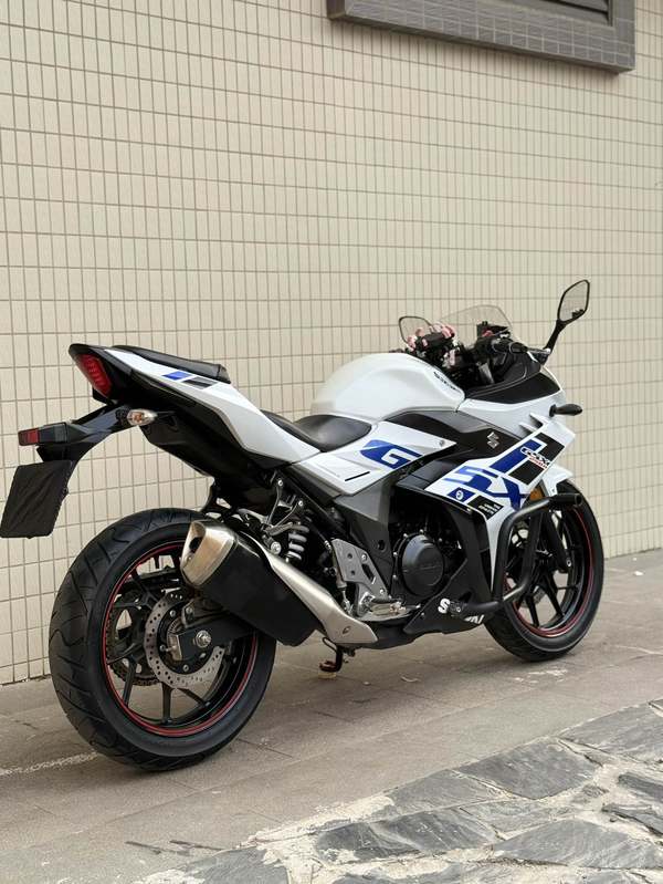 二手豪爵铃木GSX250R