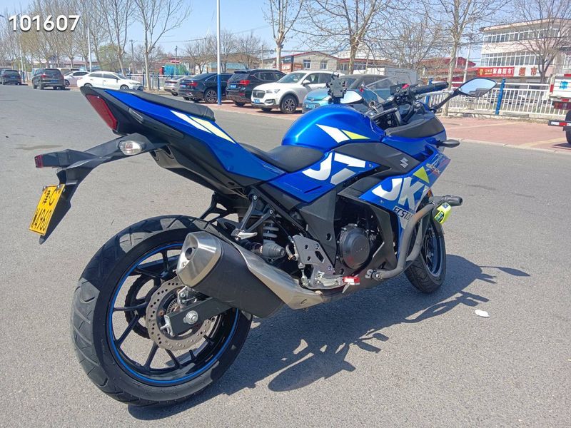 二手豪爵铃木GSX250R