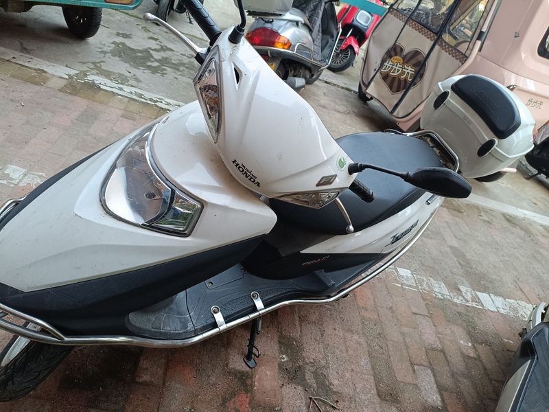 二手五羊本田喜致125