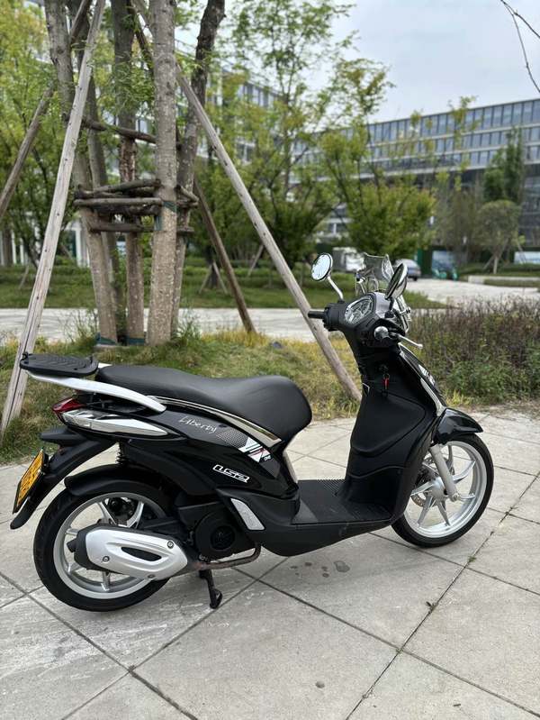 二手比亚乔Liberty One