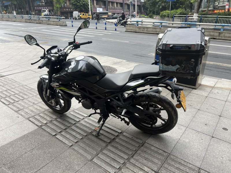 二手贝纳利红宝龙 TNT150i