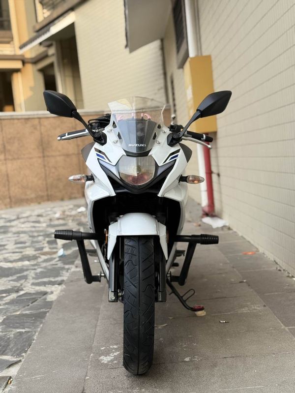二手豪爵铃木GSX250R