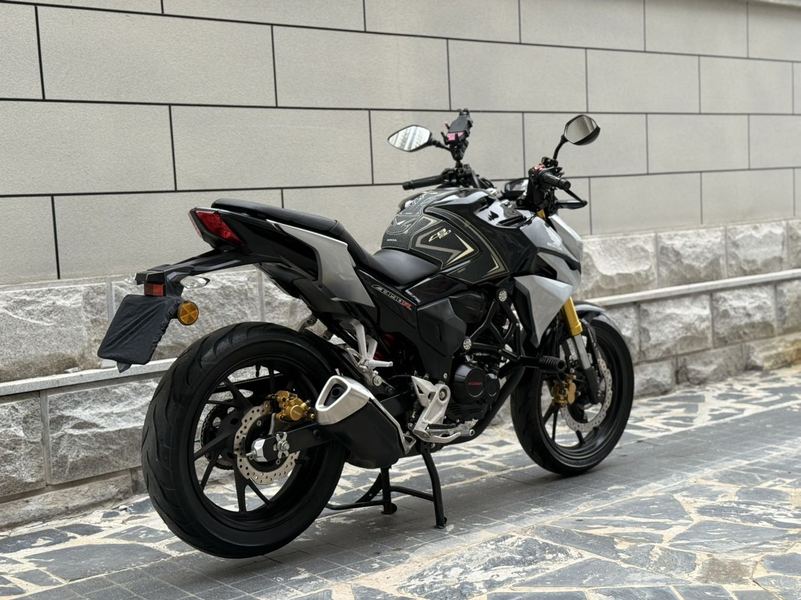 二手五羊本田CB190R 暴锋眼