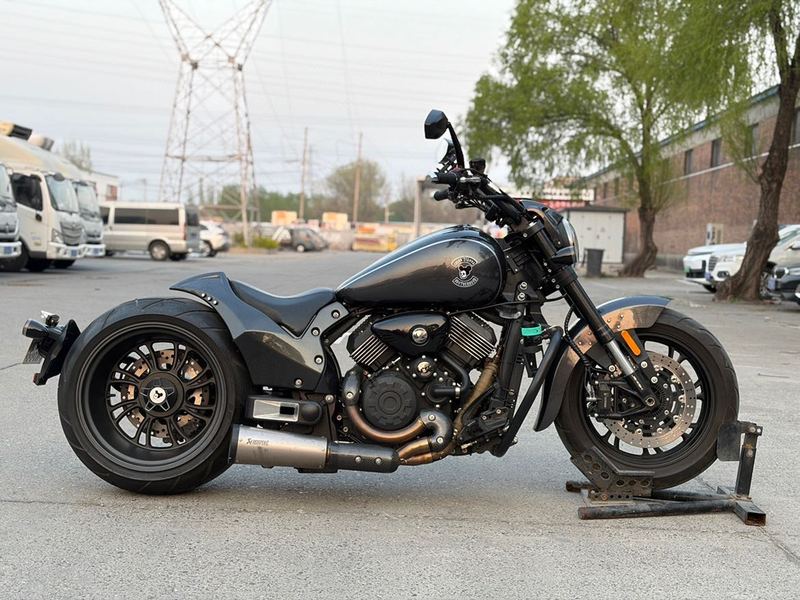 二手香帅金刚狼800S