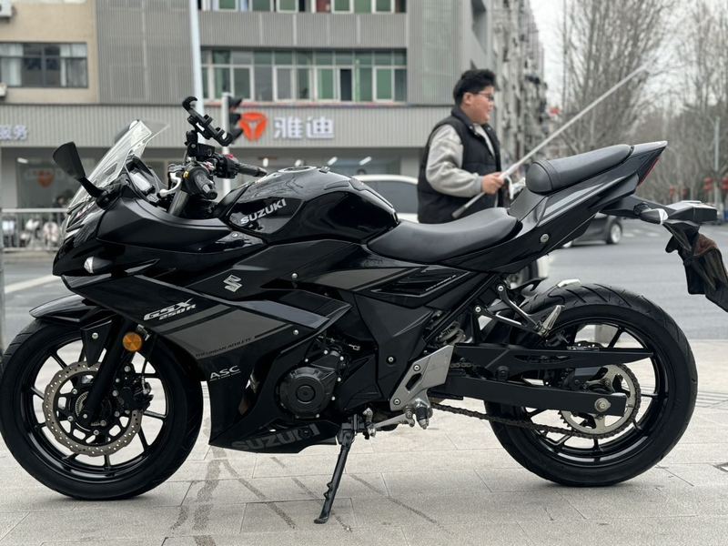 二手豪爵铃木GSX250R