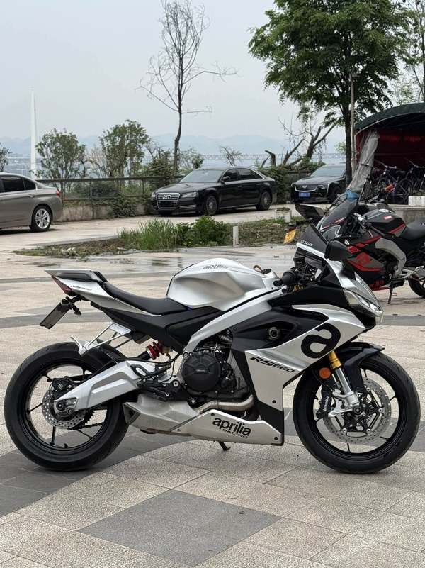 二手阿普利亚RS 660 
