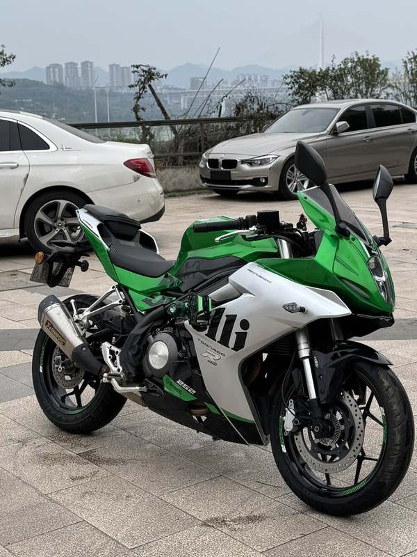 二手贝纳利龙卷风 Tornado 252R