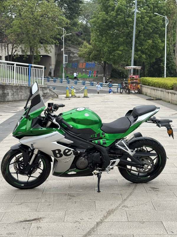 二手贝纳利龙卷风 Tornado 252R