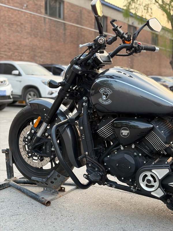 二手香帅金刚狼800S