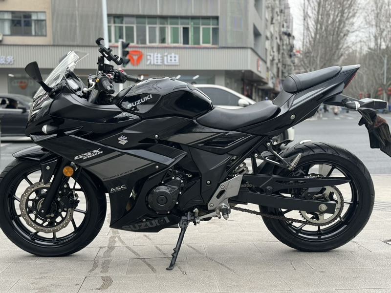 二手豪爵铃木GSX250R