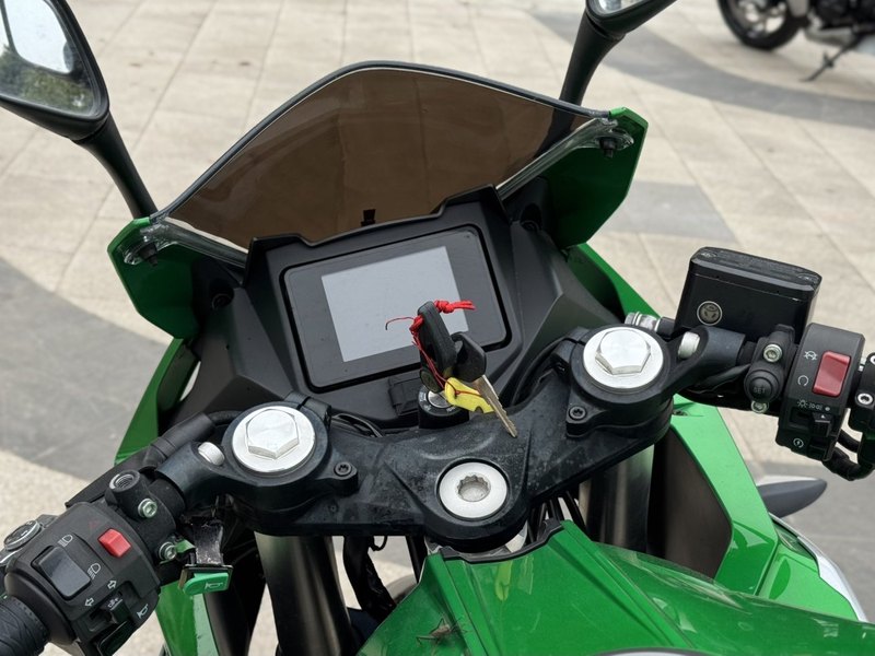 二手贝纳利龙卷风 Tornado 252R