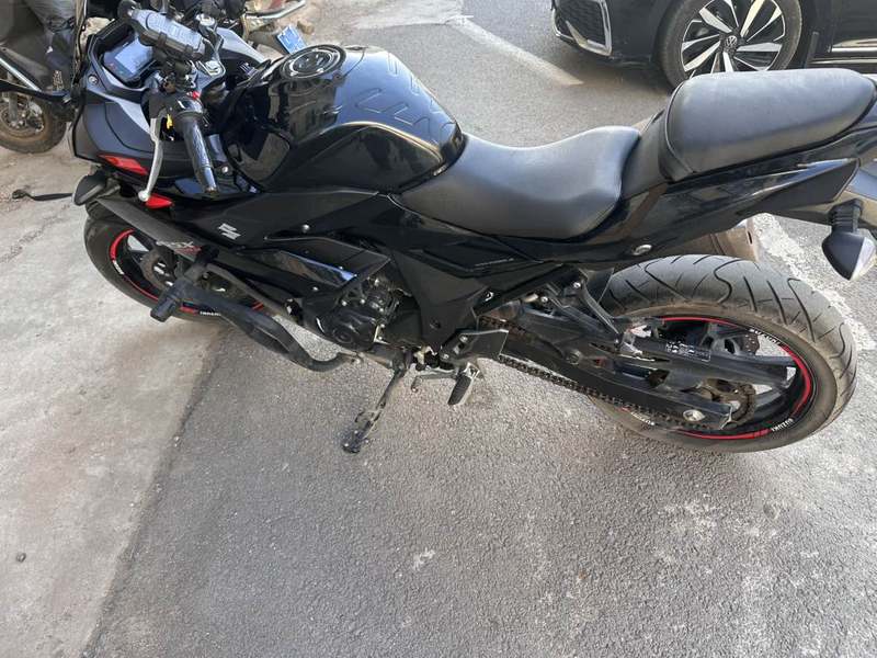 二手豪爵铃木GSX250R