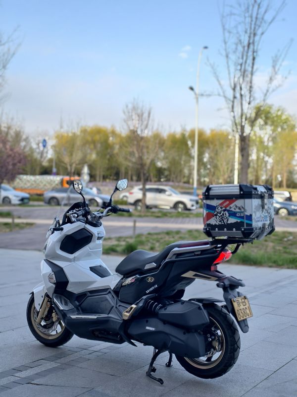 二手三阳哈士奇 Husky ADV150