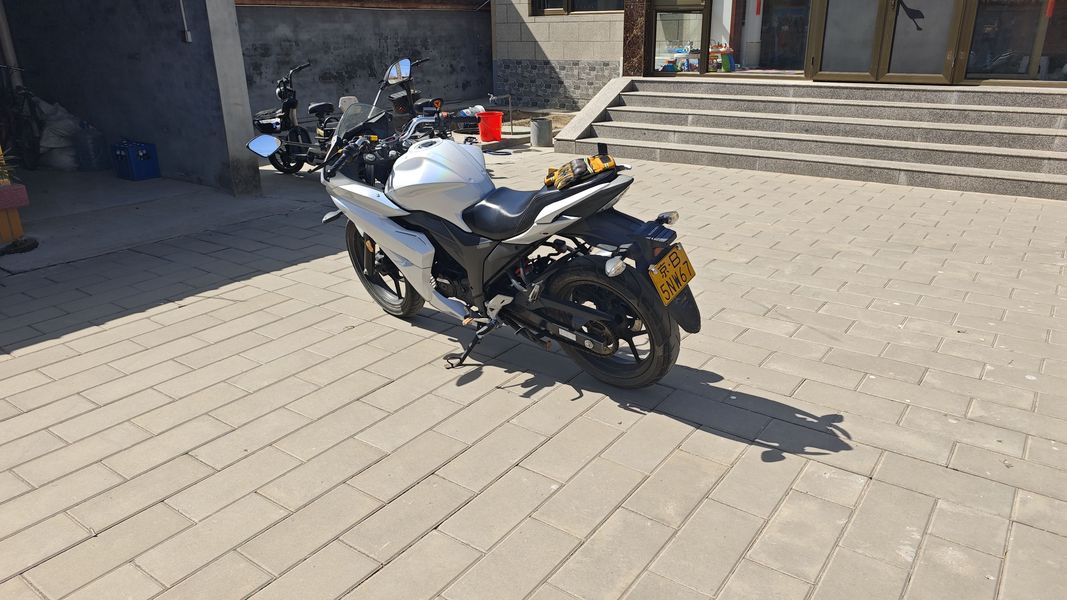 二手济南铃木极客飒 Gixxer 155