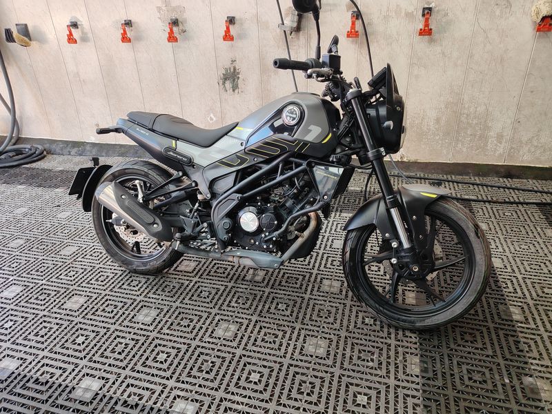 二手贝纳利幼狮 Leoncino 150