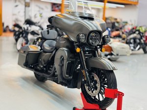 二手哈雷戴维森大道滑翔 Street Glide