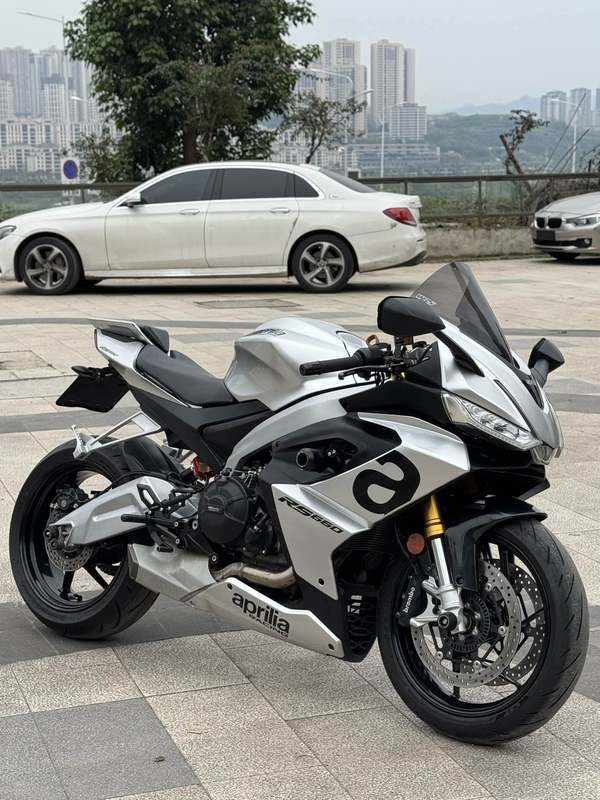 二手阿普利亚RS 660 