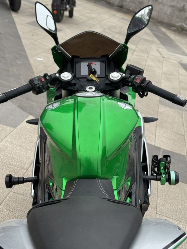 二手贝纳利龙卷风 Tornado 252R