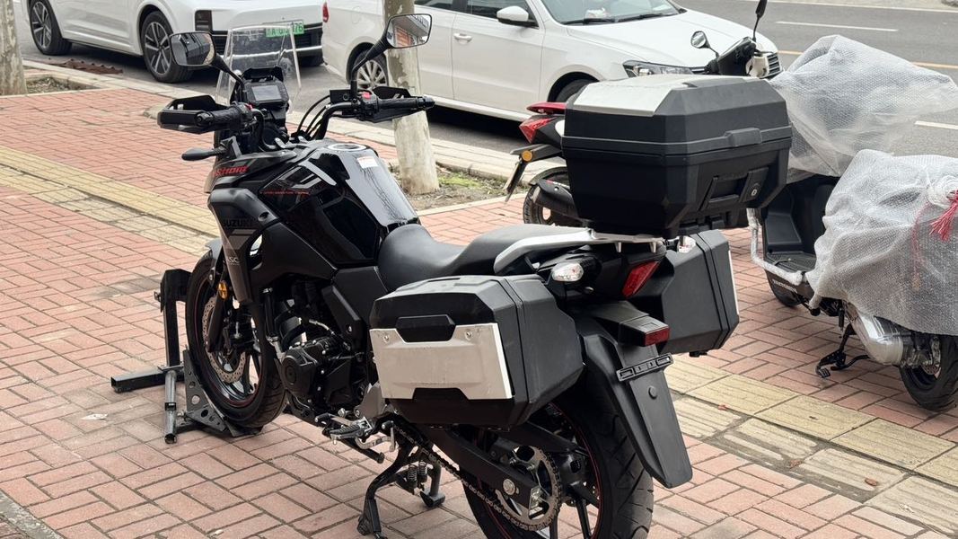 二手豪爵铃木DL250