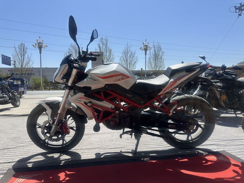 二手贝纳利红宝龙 TNT150i