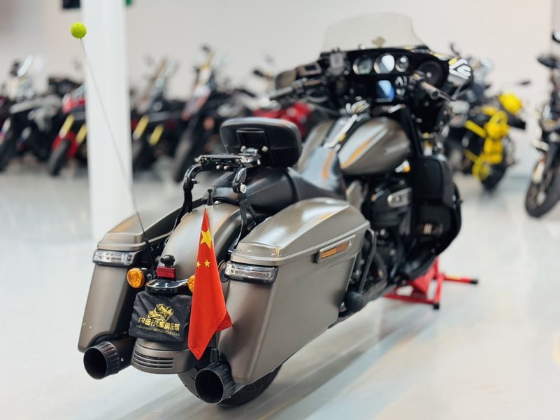 二手哈雷戴维森大道滑翔 Street Glide