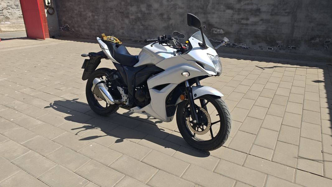 二手济南铃木极客飒 Gixxer 155