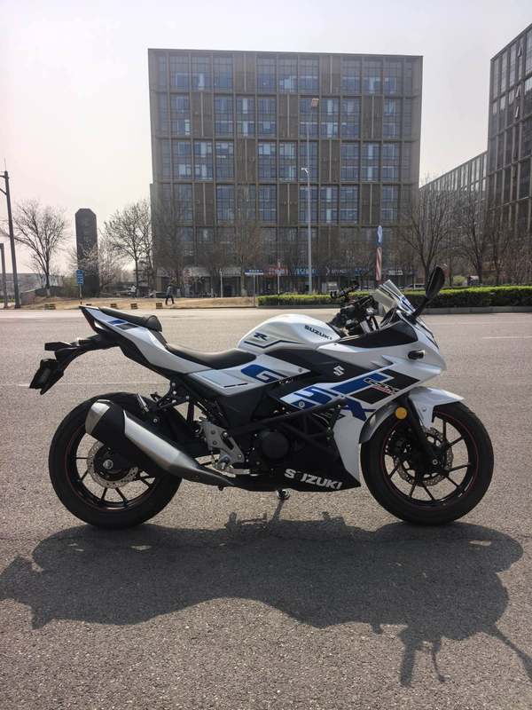 二手豪爵铃木GSX250R