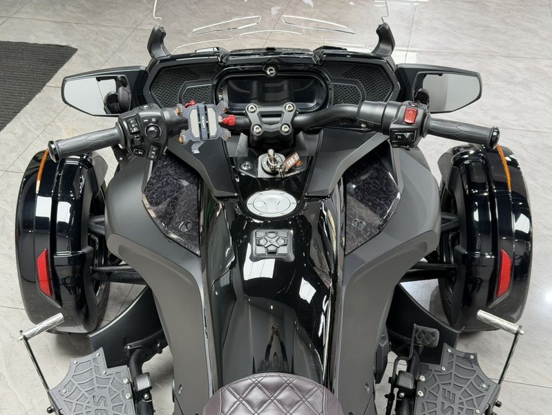 二手庞巴迪Spyder F3 