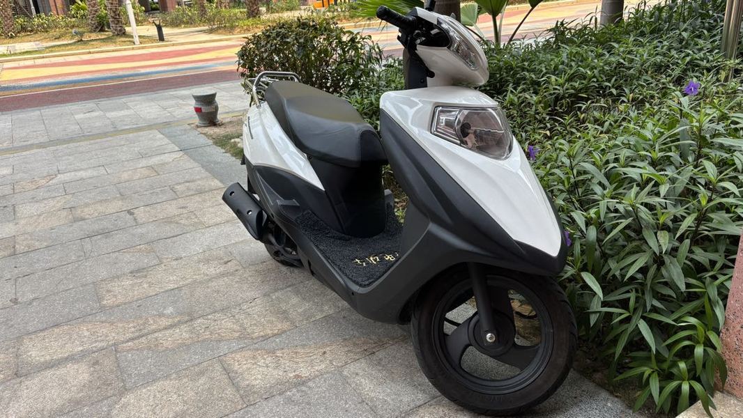 二手五羊本田SCR 喜鲨125