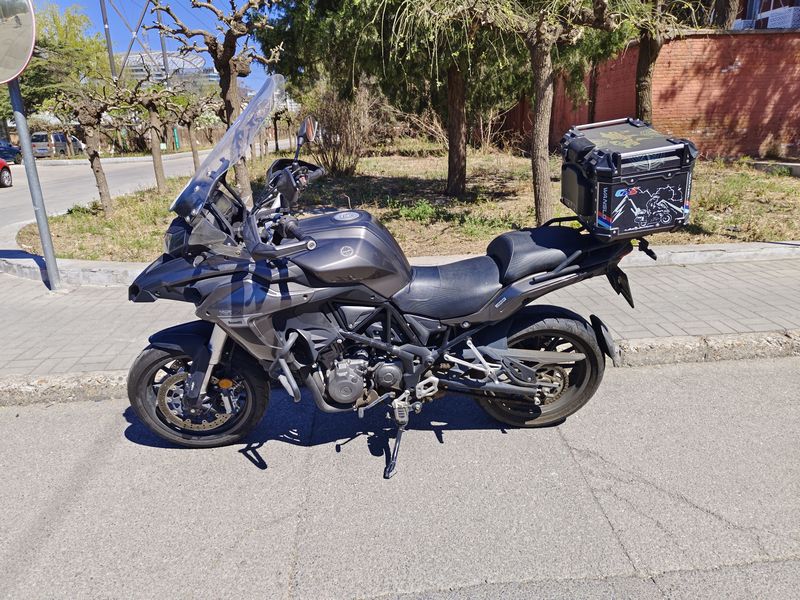 二手贝纳利金鹏 TRK502