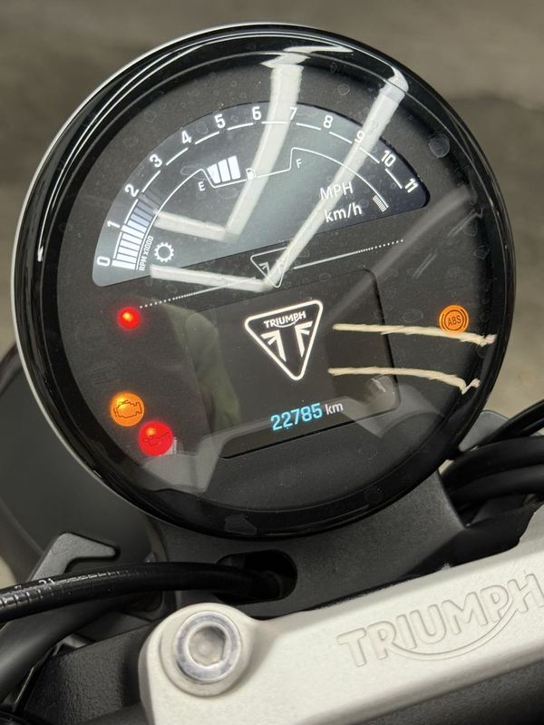 二手凯旋Trident 660