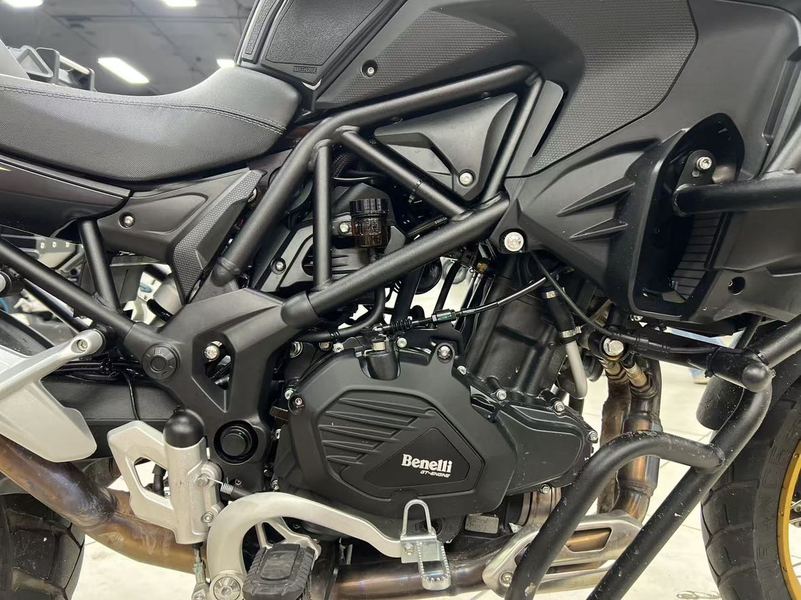 二手贝纳利TRK552