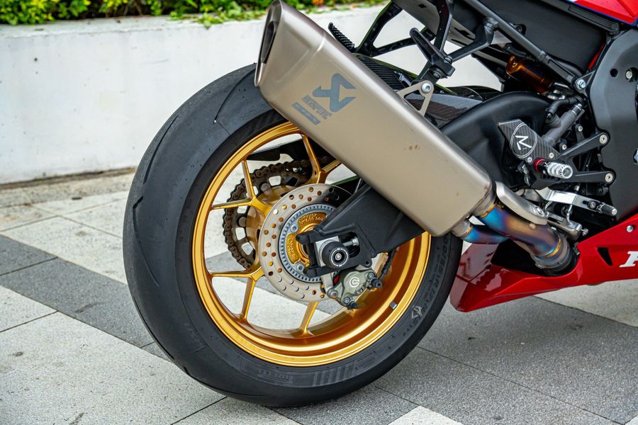 二手本田CBR 1000 RR-R