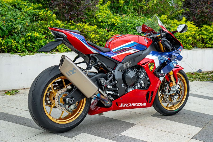 二手本田CBR 1000 RR-R