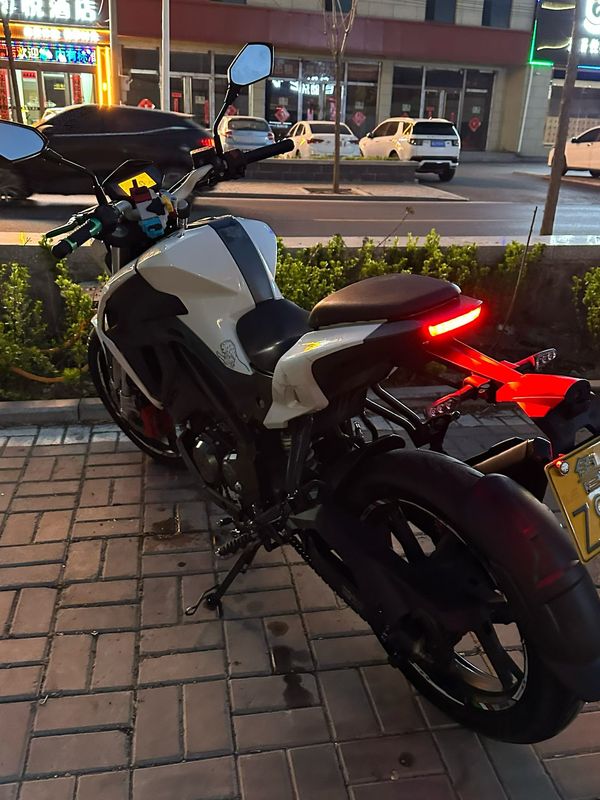 二手贝纳利小迅龙 BN150S